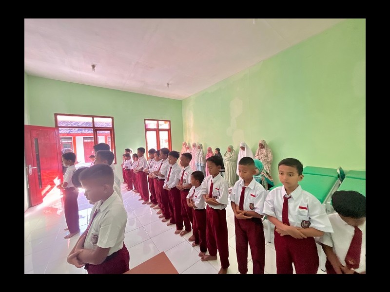 Kegiatan Pembiasaan setiap hari yaitu sholat dhuha dengan cara berjamaah